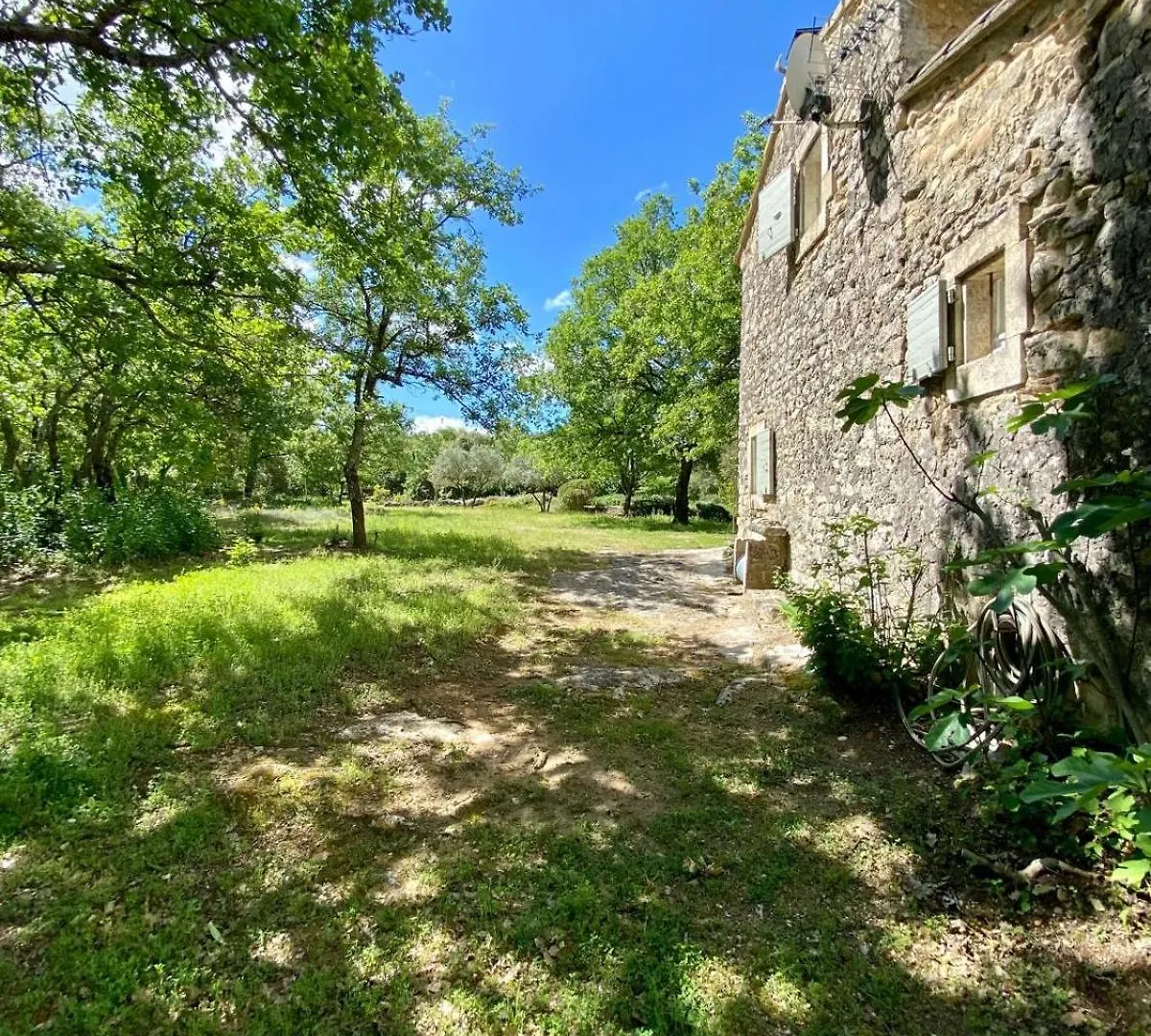 La Bastide Des Chenes Lacoste 0*, Lacoste (Vaucluse)