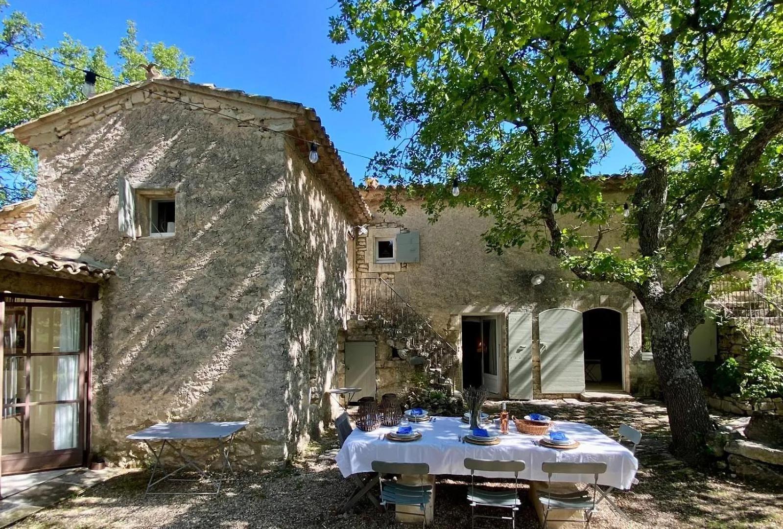 La Bastide Des Chenes Lacoste 0*, Lacoste (Vaucluse)